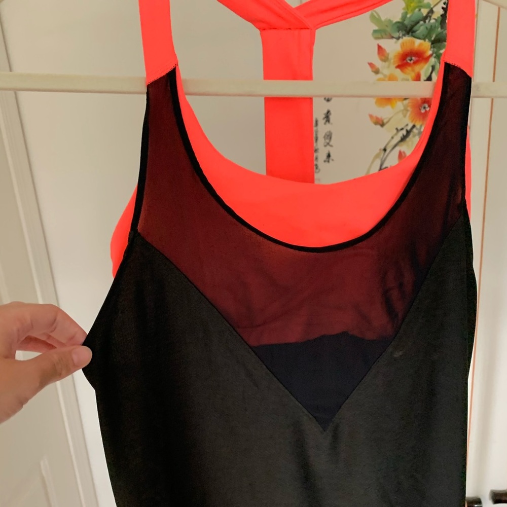 Under Armour Tank Top/Bra built in